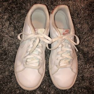 Women’s nike shoes